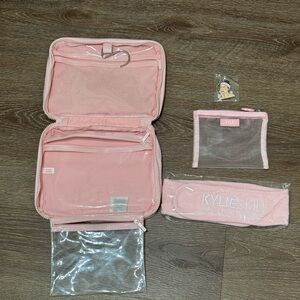 Kylie’s cosmetic makeup lip bag